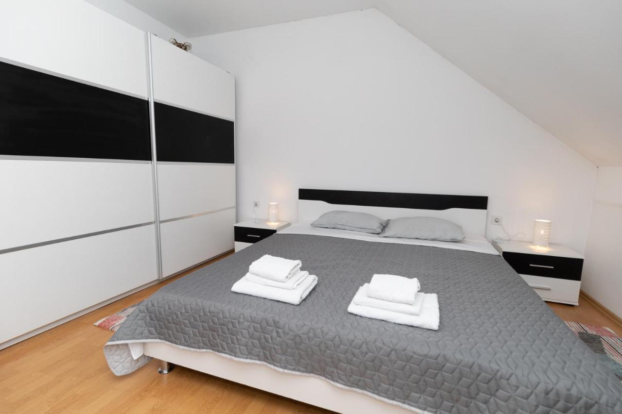Apartament Apartman Skender 3* Ravna Gora Zewnętrze zdjęcie