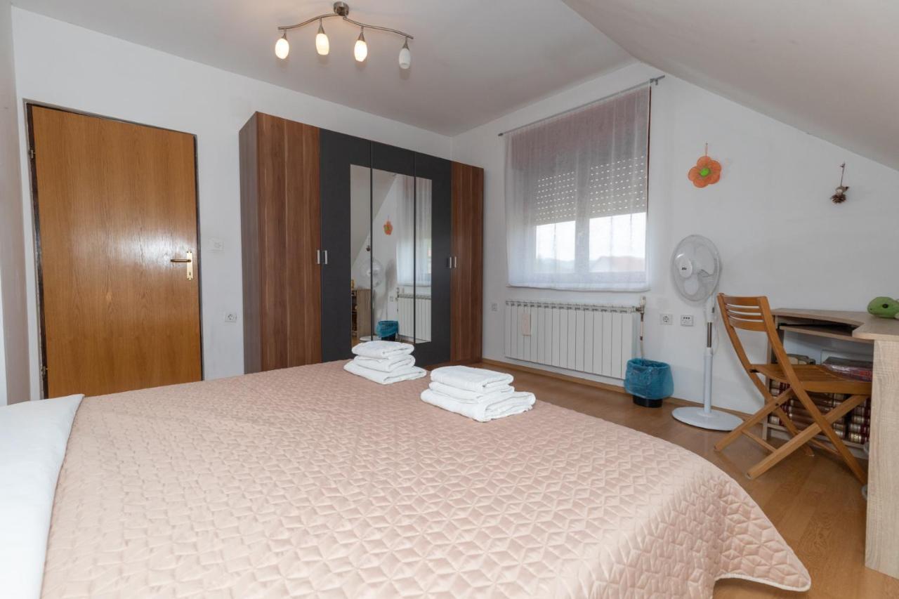 Apartament Apartman Skender 3* Ravna Gora Zewnętrze zdjęcie