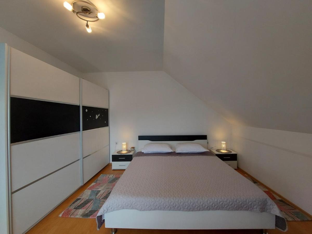 Apartament Apartman Skender 3* Ravna Gora Zewnętrze zdjęcie